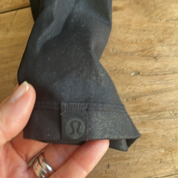 Rare Lululemon Align™ High-Rise 25" Shine Leggings – Radiant Foil Black – Size 2 - Picture 5 of 11